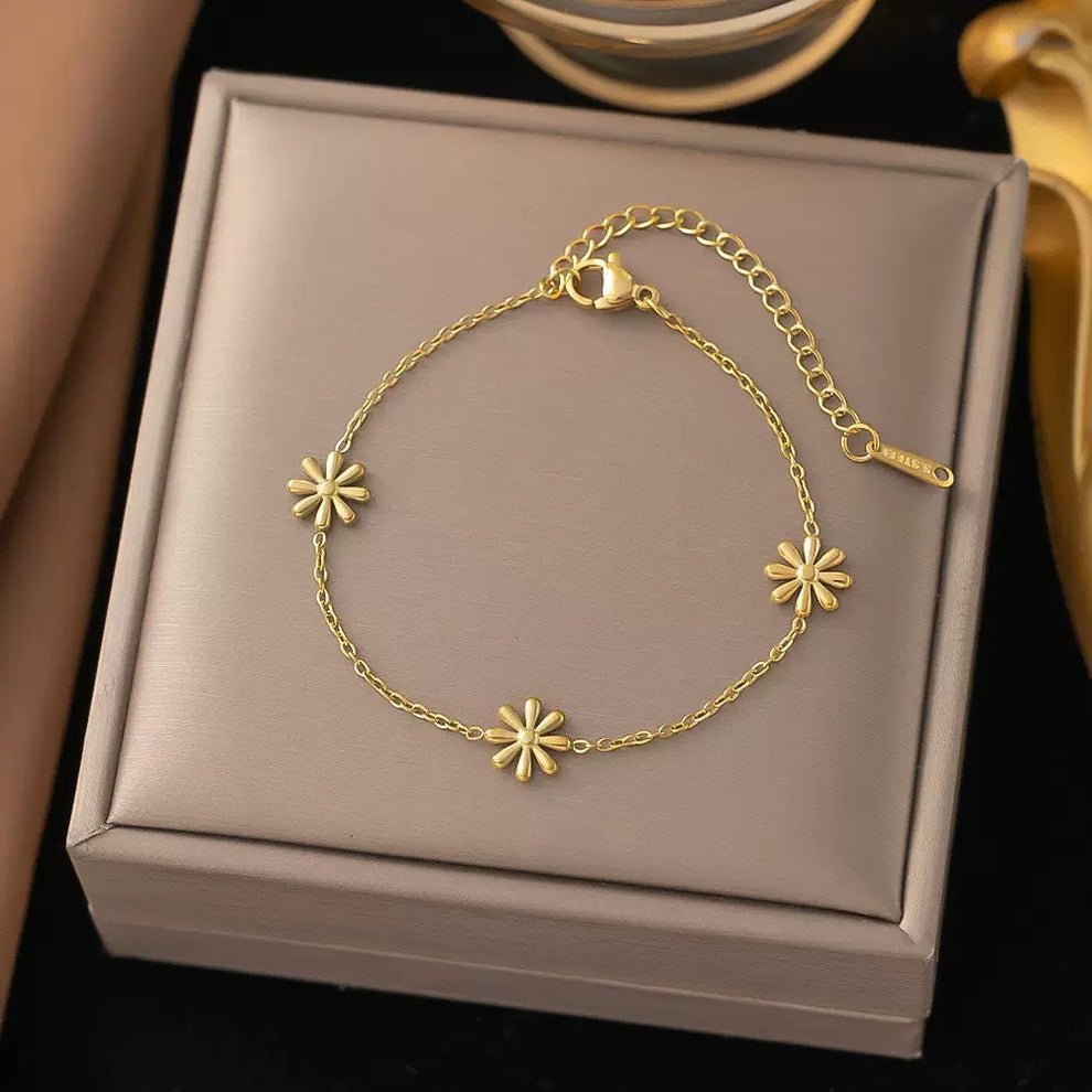 Anti-Tarnish Daisies Gold Bracelet