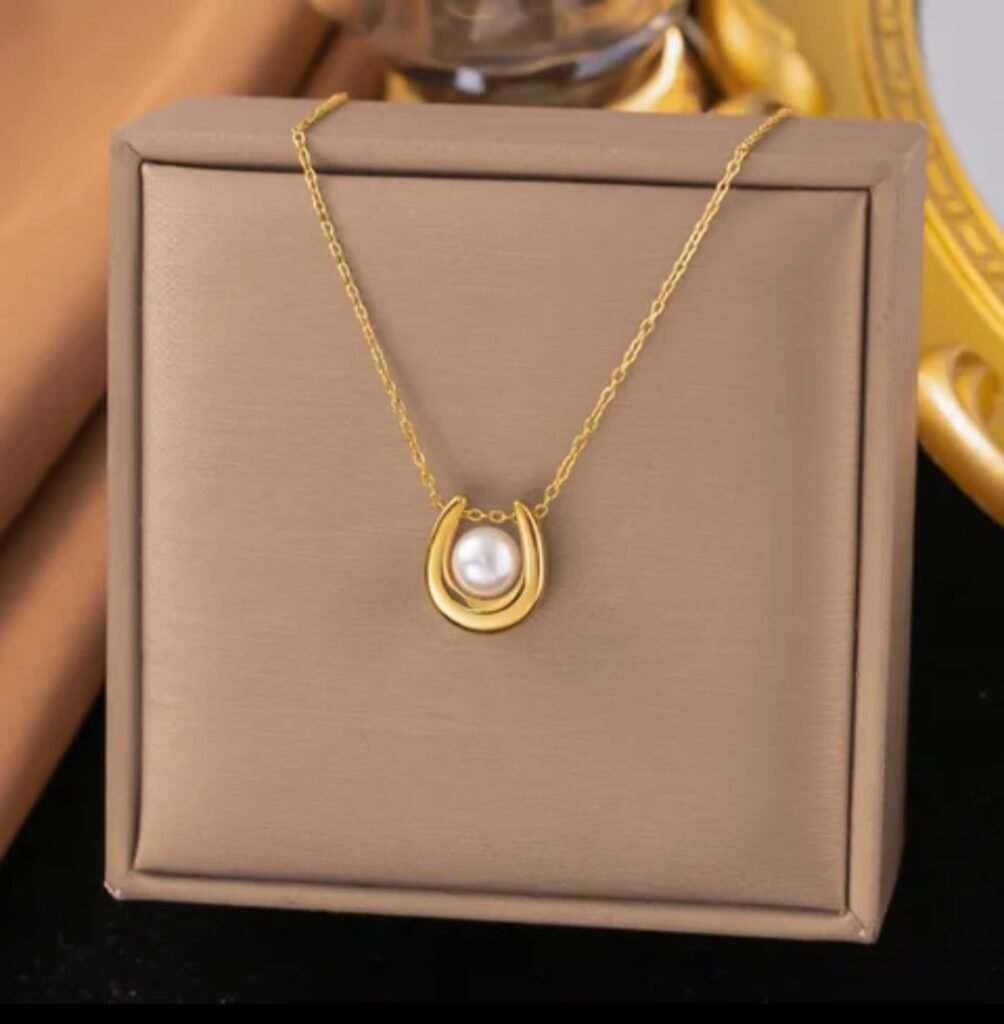 Anti-Tarnish U-Shaped Pearl Necklace